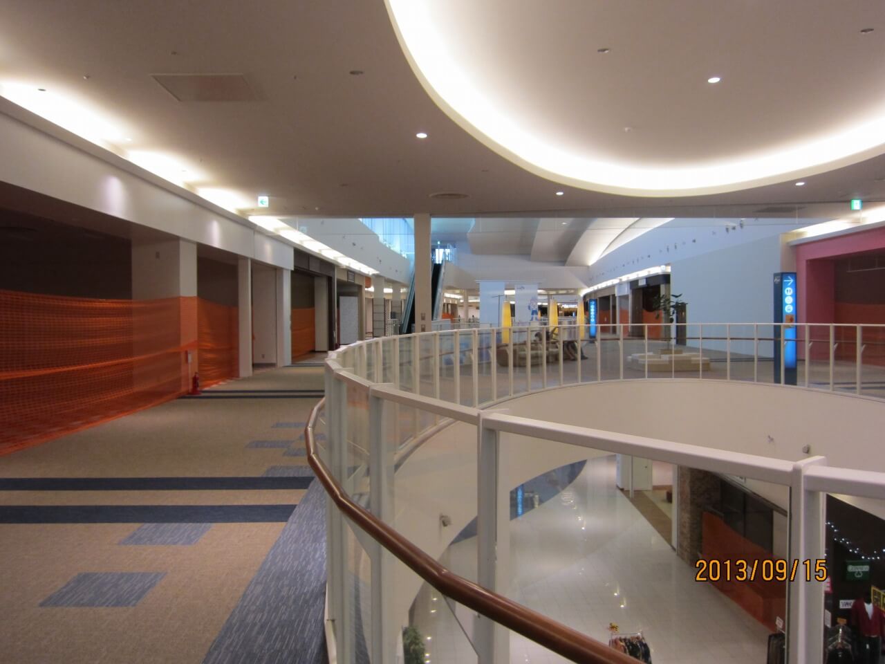 寂れた吹き抜け