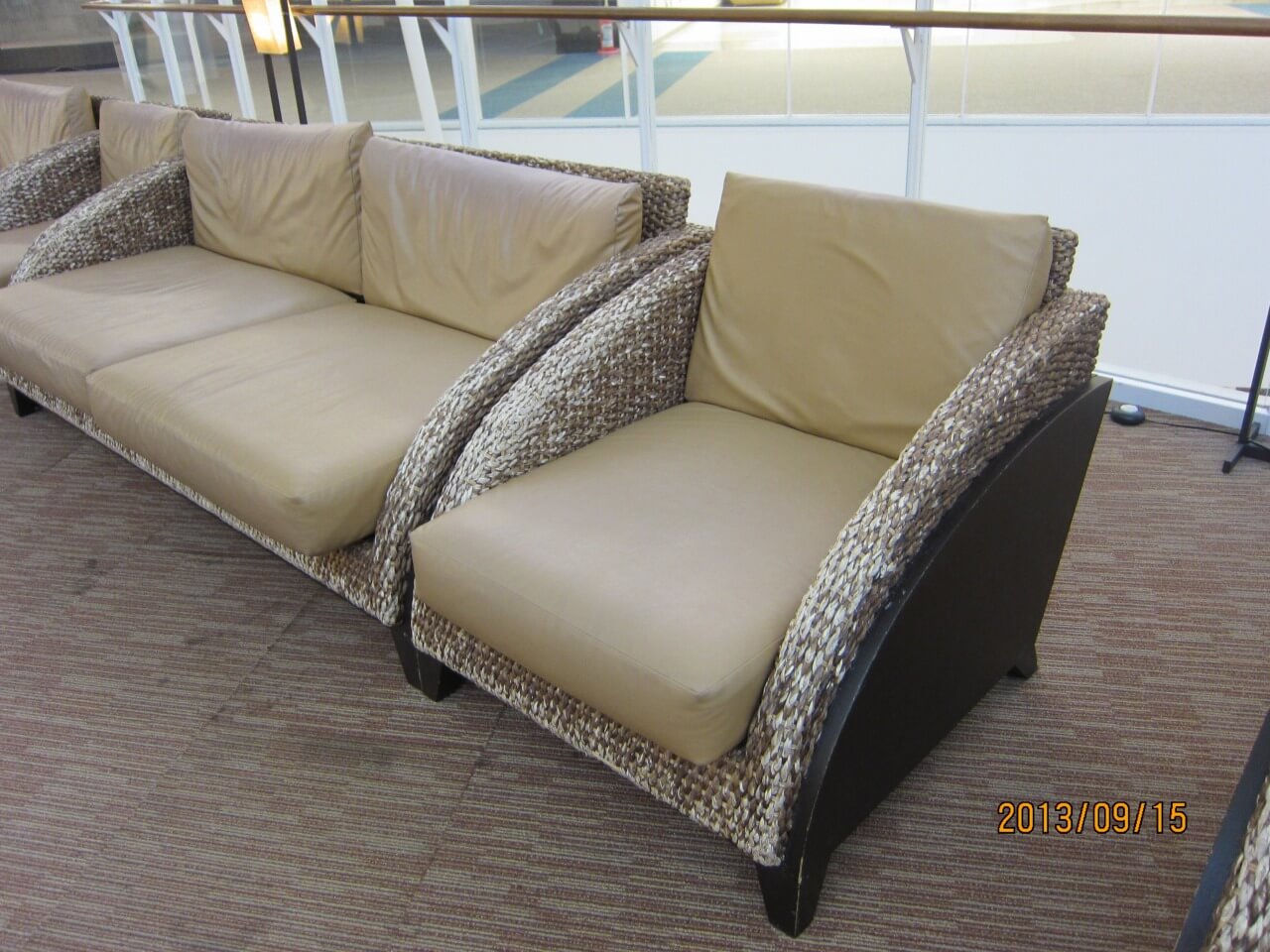 通路に設置されたイス